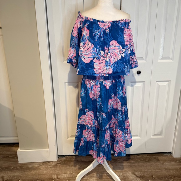 Lilly Pulitzer, 2 Piece Set Croix Top & Deavan Midi Skirt Blue Pink, Size L - Picture 2 of 15